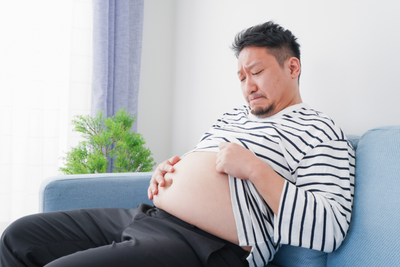 【肝臓病専門医が解説】お酒を飲まなくても脂肪肝に？注意すべき「4つのNG食習慣」と予防法のアイキャッチ画像